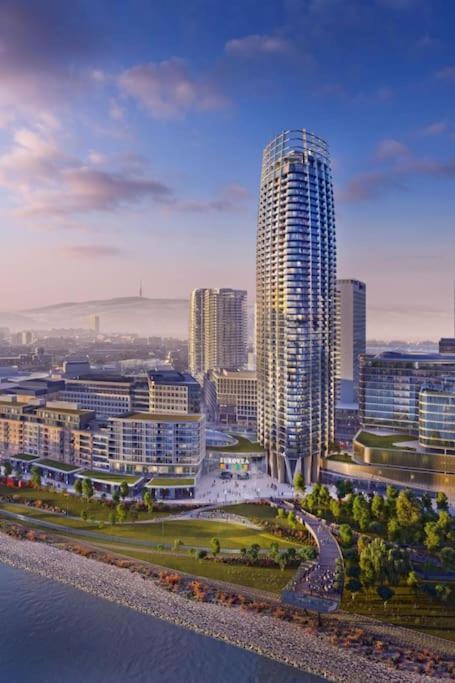 브라티슬라바 The First Skyscraper In Slovakia 아파트 외부 사진